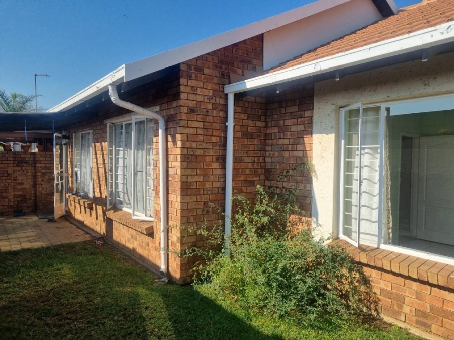 To Let 3 Bedroom Property for Rent in Witfield Gauteng