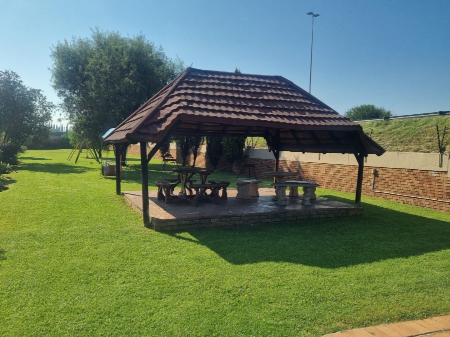 To Let 3 Bedroom Property for Rent in Witfield Gauteng