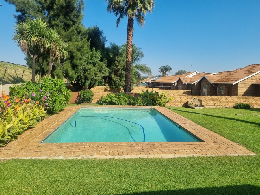 To Let 3 Bedroom Property for Rent in Witfield Gauteng