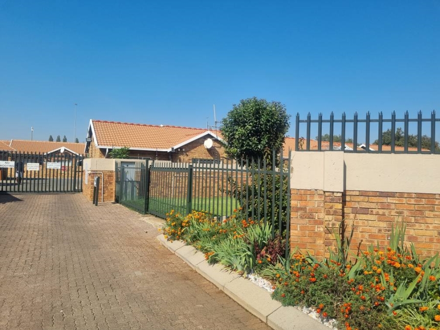 To Let 3 Bedroom Property for Rent in Witfield Gauteng