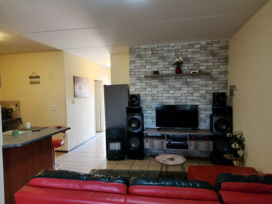 2 Bedroom Property for Sale in Comet Gauteng