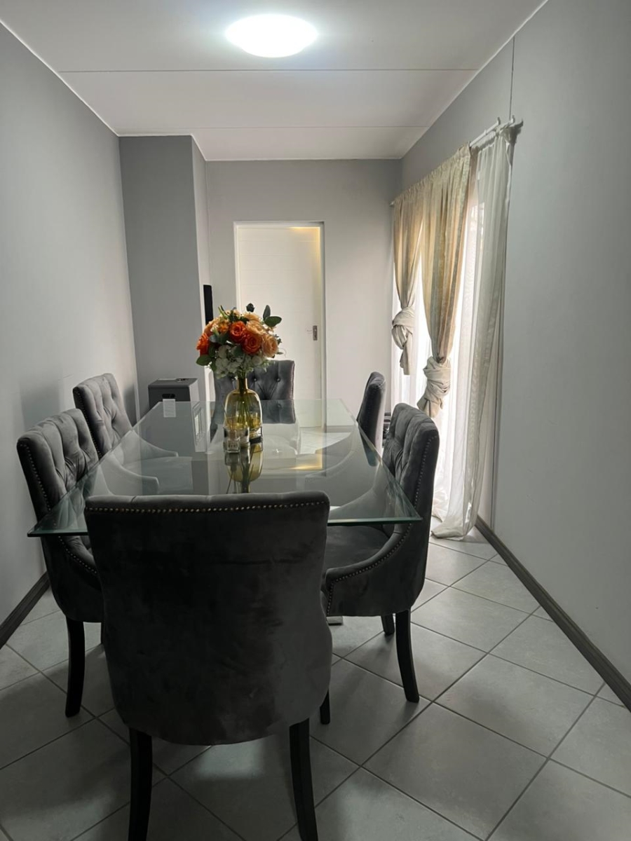 2 Bedroom Property for Sale in Norton Home Estate AH Gauteng