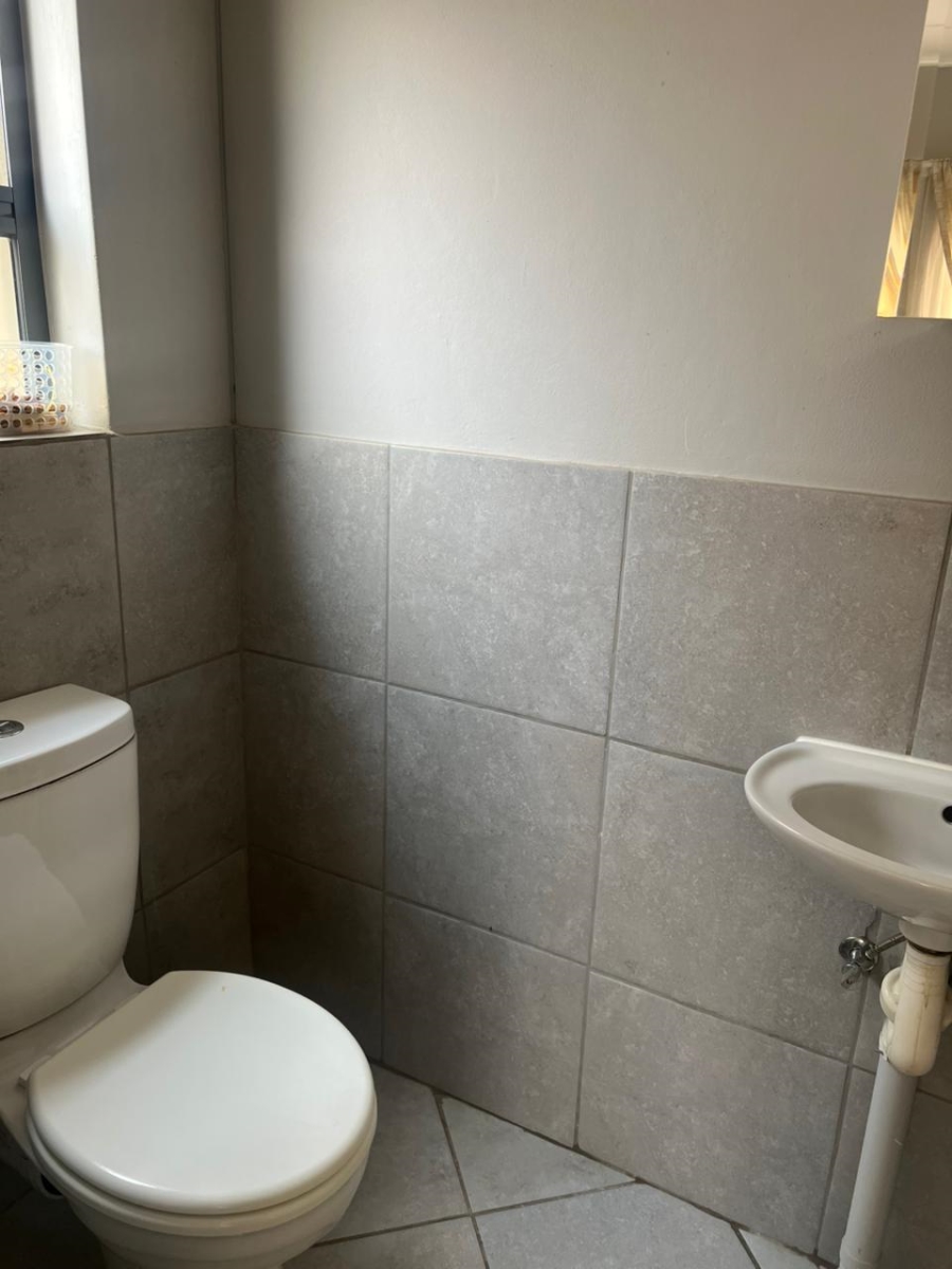 2 Bedroom Property for Sale in Norton Home Estate AH Gauteng