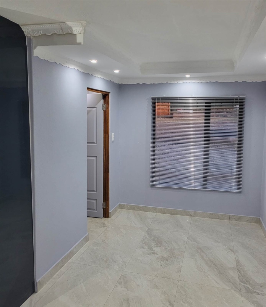 To Let 1 Bedroom Property for Rent in Bryanston Gauteng