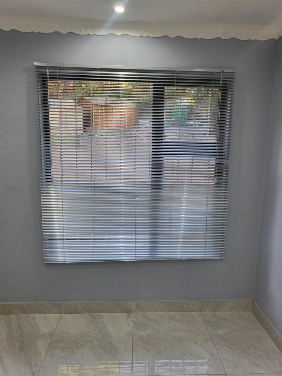 To Let 1 Bedroom Property for Rent in Bryanston Gauteng