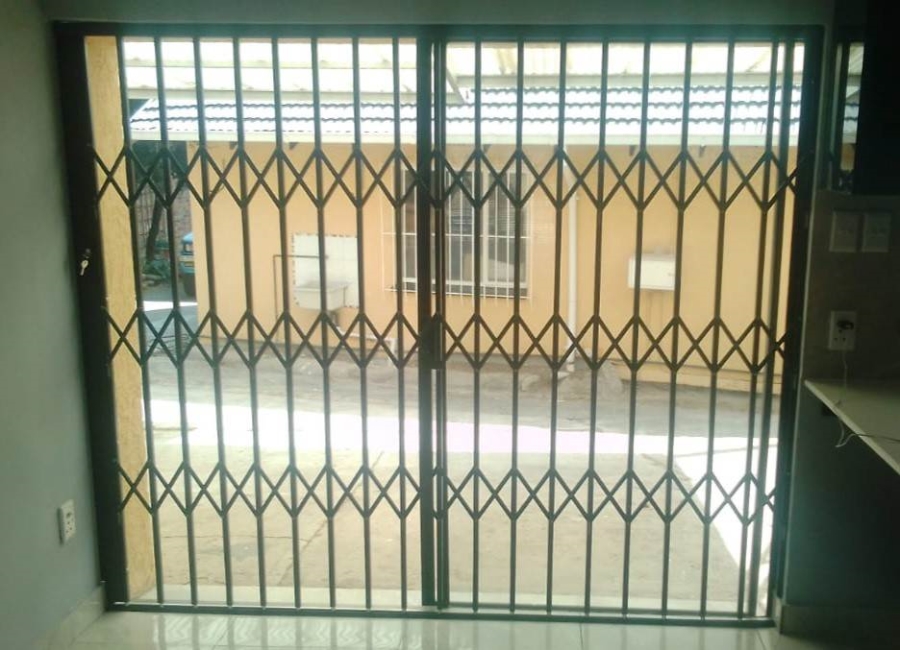 To Let 1 Bedroom Property for Rent in Bryanston Gauteng