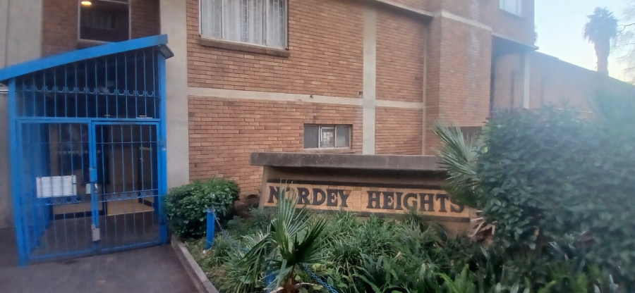 2 Bedroom Property for Sale in Pretoria Central Gauteng