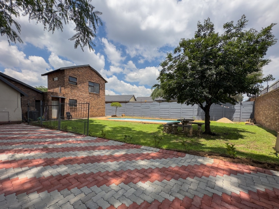 8 Bedroom Property for Sale in Newlands Gauteng