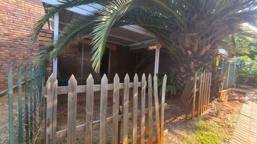 2 Bedroom Property for Sale in Hennopspark Gauteng