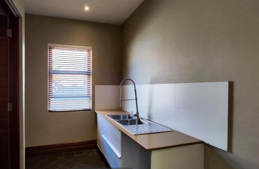 4 Bedroom Property for Sale in Serengeti Lifestyle Estate Gauteng