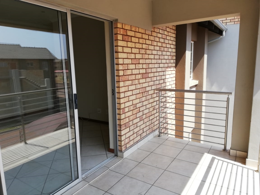 To Let 2 Bedroom Property for Rent in Monavoni Gauteng