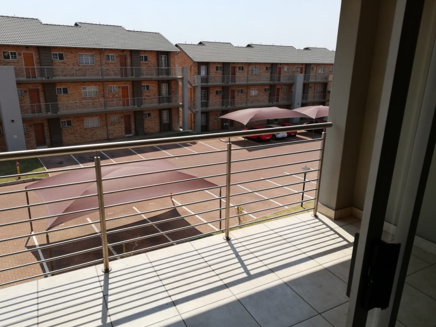 To Let 2 Bedroom Property for Rent in Monavoni Gauteng