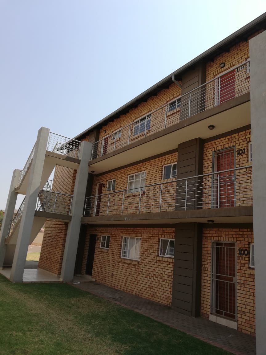 To Let 2 Bedroom Property for Rent in Monavoni Gauteng