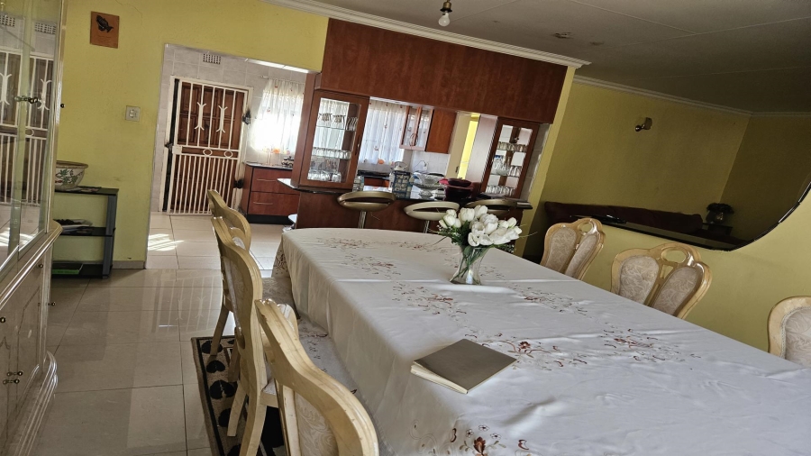 To Let 4 Bedroom Property for Rent in Esther Park Gauteng
