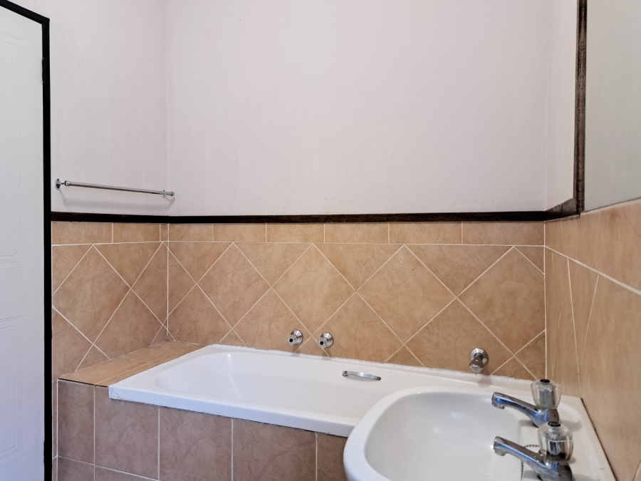 To Let 2 Bedroom Property for Rent in Paulshof Gauteng