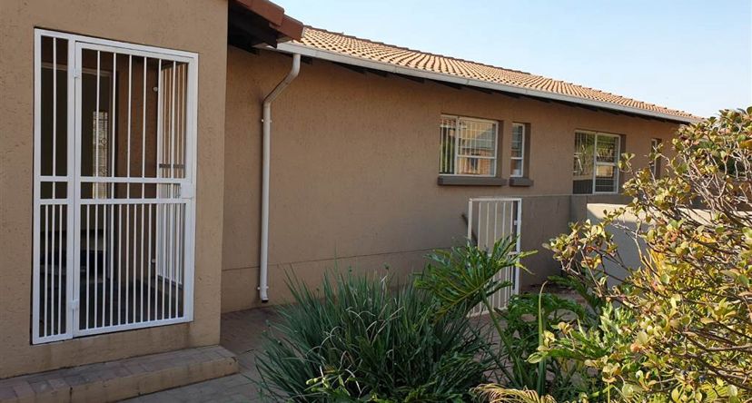 To Let 3 Bedroom Property for Rent in Witfield Gauteng