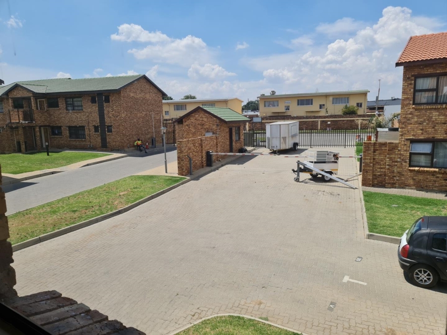 To Let 2 Bedroom Property for Rent in Witfield Gauteng