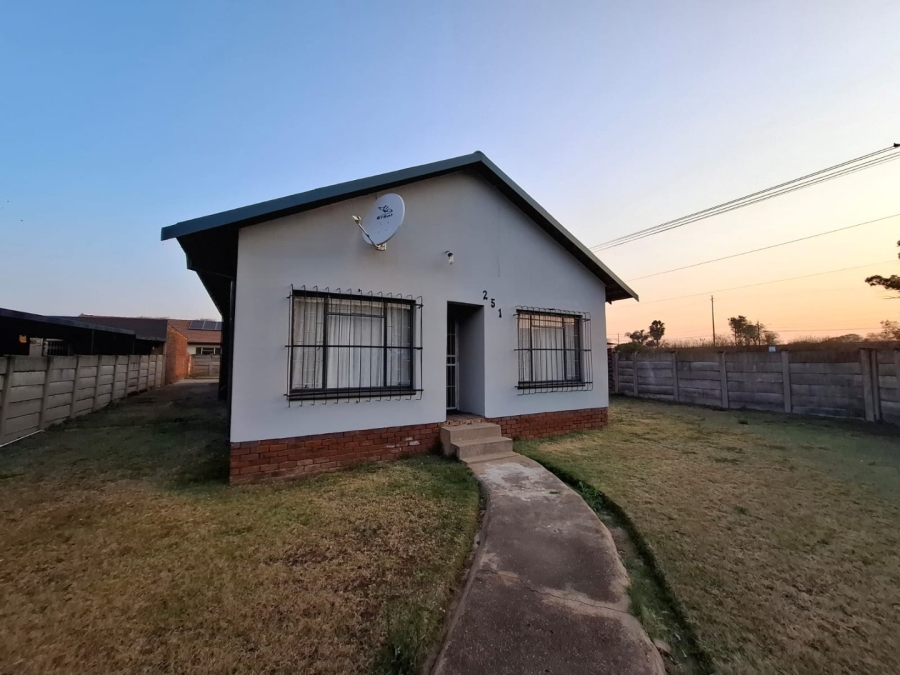 4 Bedroom Property for Sale in Mountain View Gauteng