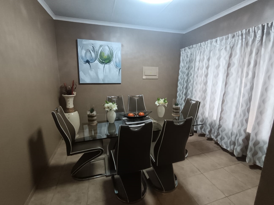 4 Bedroom Property for Sale in Mountain View Gauteng