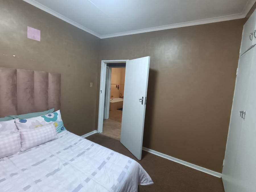4 Bedroom Property for Sale in Mountain View Gauteng