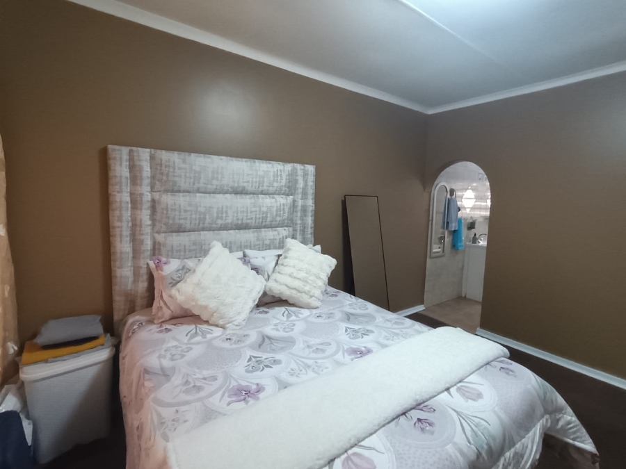 4 Bedroom Property for Sale in Mountain View Gauteng