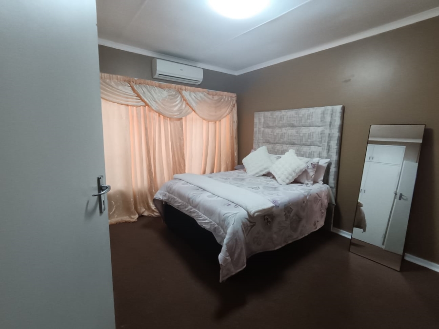 4 Bedroom Property for Sale in Mountain View Gauteng