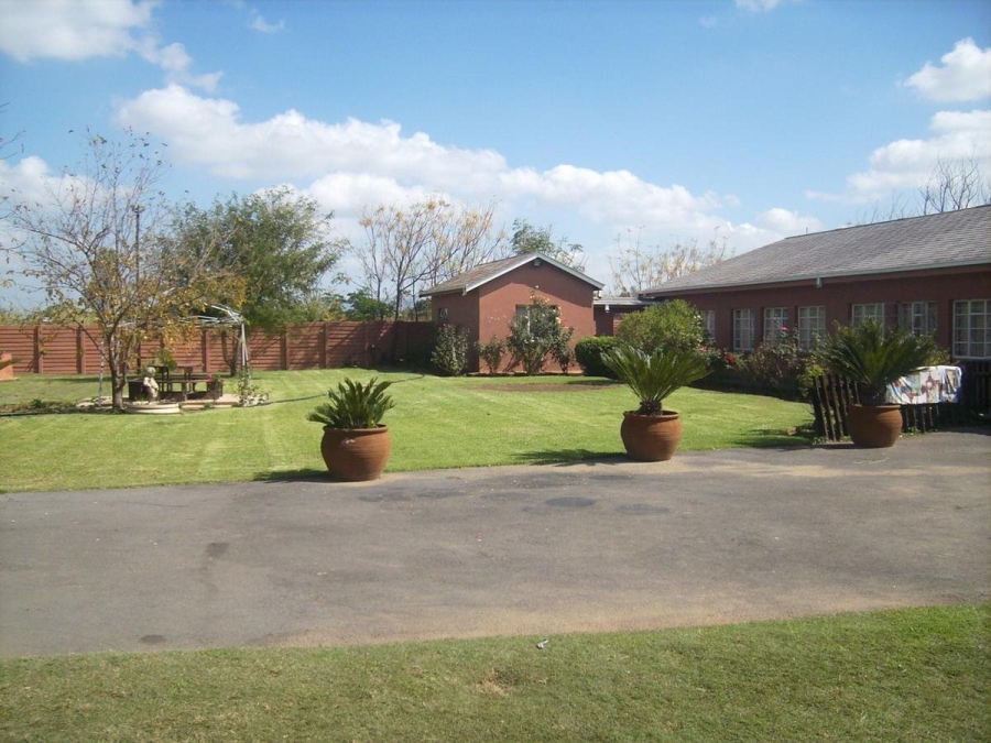 To Let 4 Bedroom Property for Rent in Andeon Gauteng
