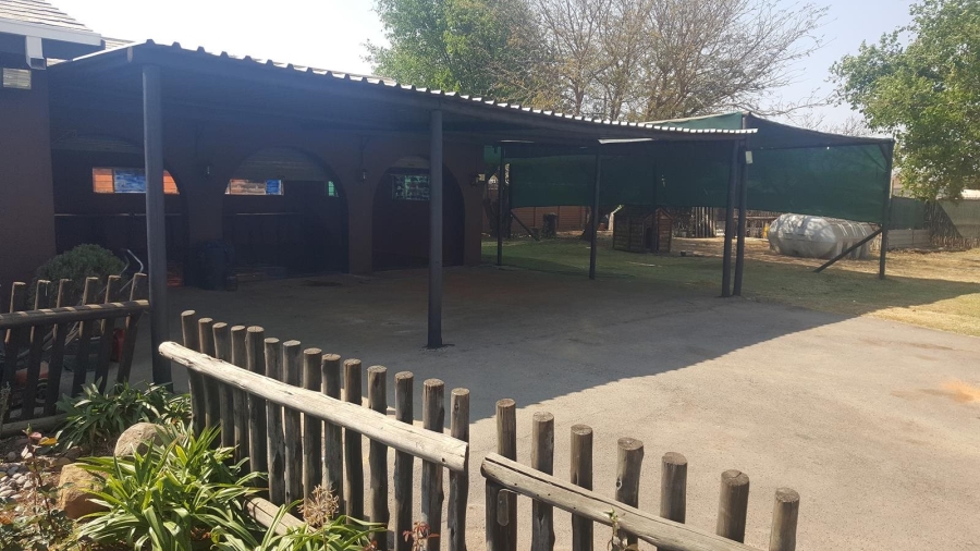To Let 4 Bedroom Property for Rent in Andeon Gauteng