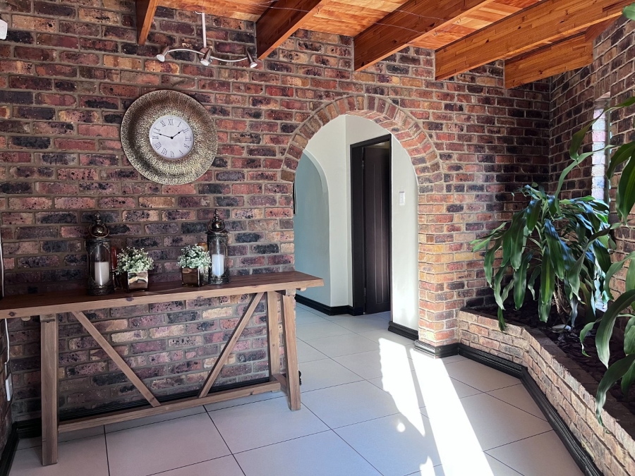 4 Bedroom Property for Sale in Vanderbijlpark SW 5 Gauteng