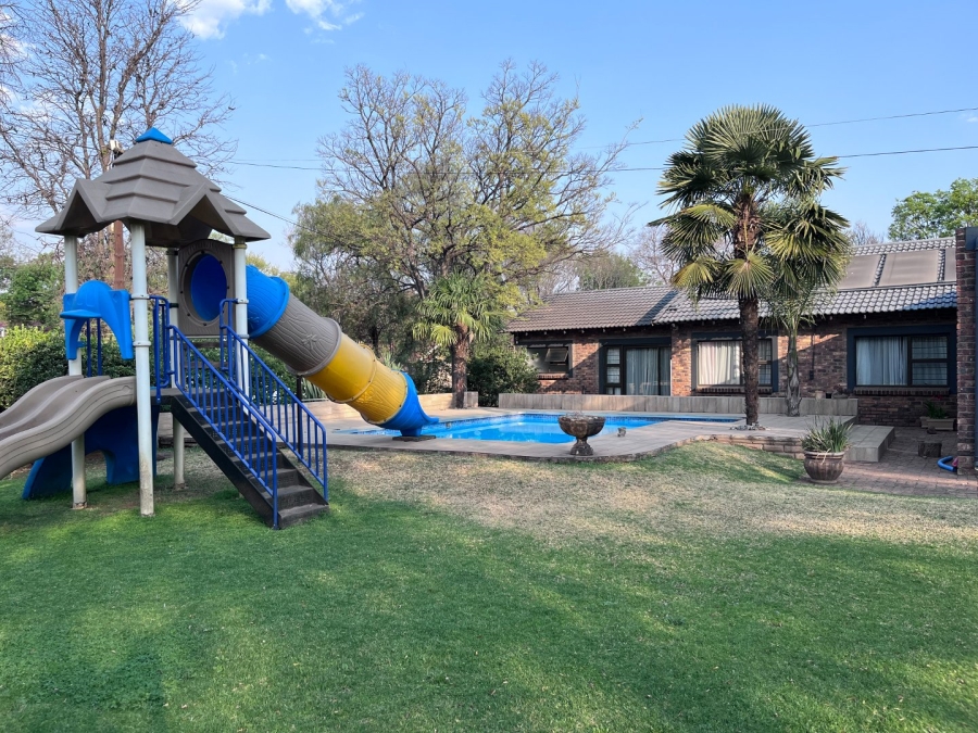 4 Bedroom Property for Sale in Vanderbijlpark SW 5 Gauteng