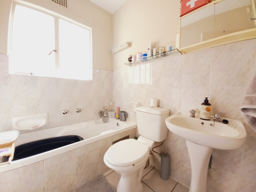 2 Bedroom Property for Sale in Primrose Hill Gauteng