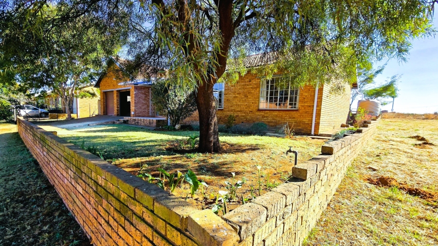 To Let 3 Bedroom Property for Rent in Kleinfontein A H Gauteng