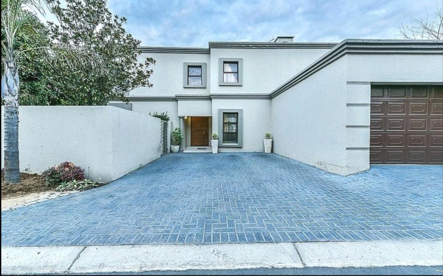 5 Bedroom Property for Sale in Beverley Gauteng