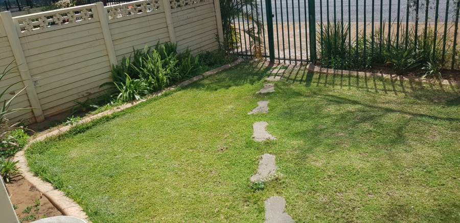 2 Bedroom Property for Sale in Pretoria Gardens Gauteng