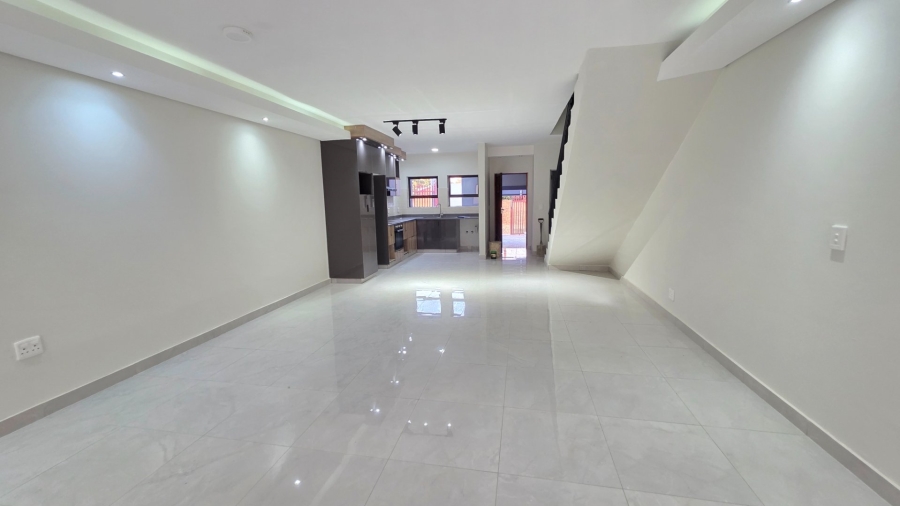 To Let 3 Bedroom Property for Rent in Erasmia Gauteng