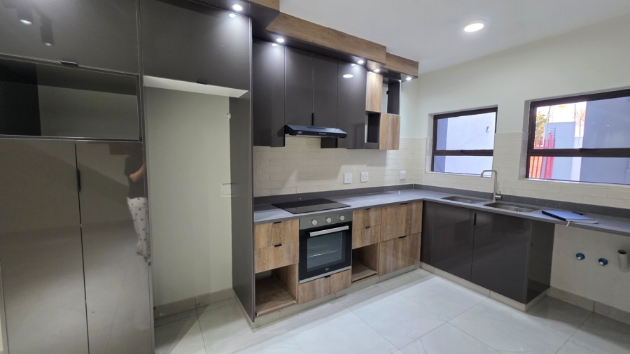To Let 3 Bedroom Property for Rent in Erasmia Gauteng