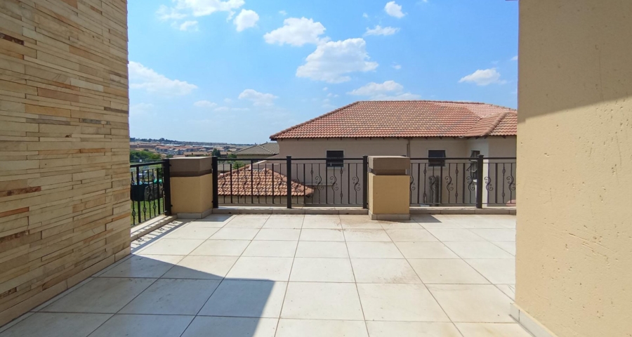5 Bedroom Property for Sale in Sagewood Gauteng