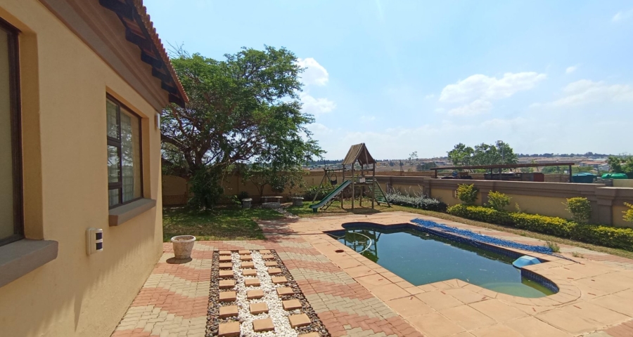5 Bedroom Property for Sale in Sagewood Gauteng