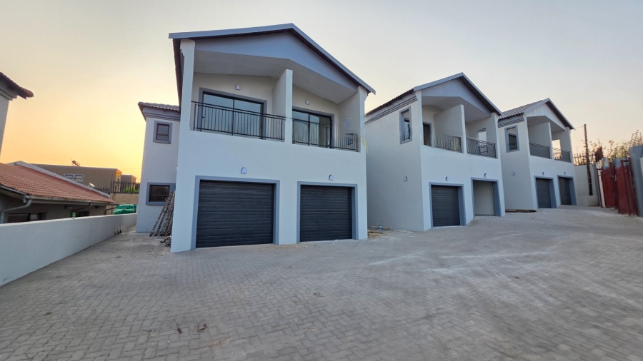 To Let 3 Bedroom Property for Rent in Erasmia Gauteng