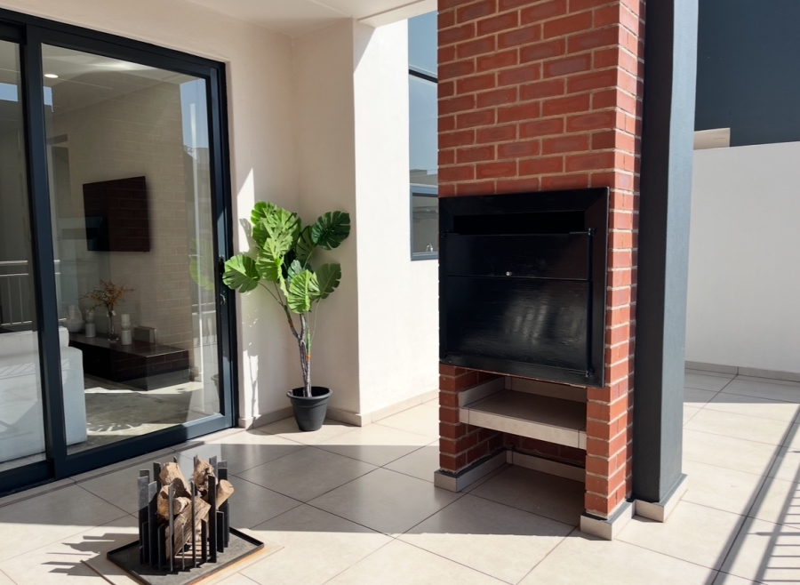 3 Bedroom Property for Sale in Greenstone Park Estate Gauteng