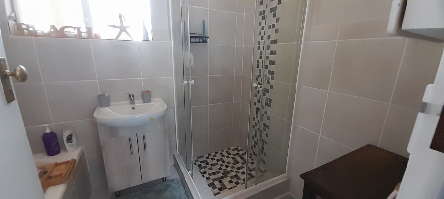 To Let 4 Bedroom Property for Rent in Waterkloof Heights Gauteng