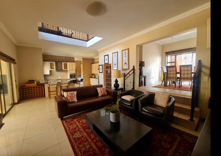 4 Bedroom Property for Sale in Ruimsig Country Estate Gauteng