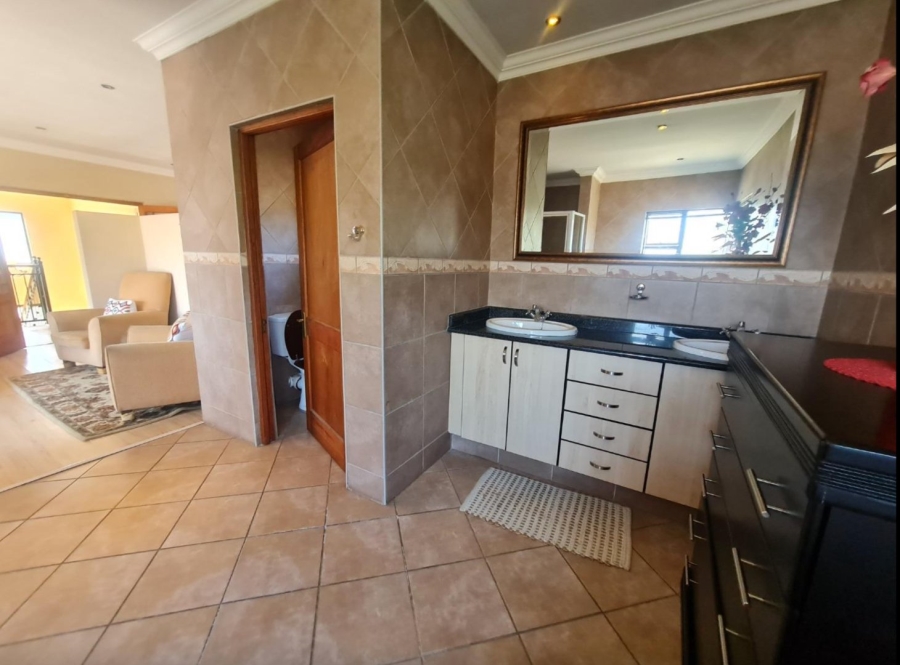4 Bedroom Property for Sale in Ruimsig Country Estate Gauteng
