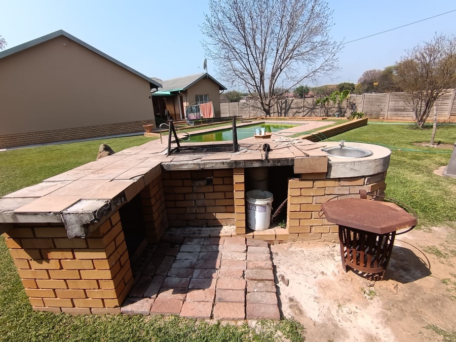 4 Bedroom Property for Sale in Mountain View Gauteng