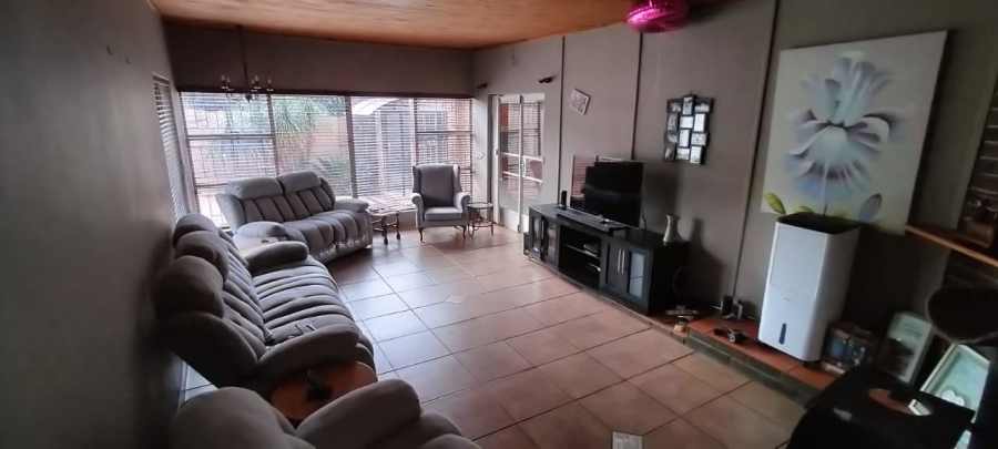 5 Bedroom Property for Sale in Randhart Gauteng