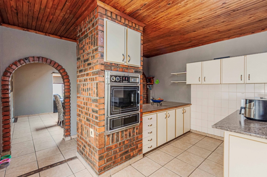 5 Bedroom Property for Sale in Randhart Gauteng