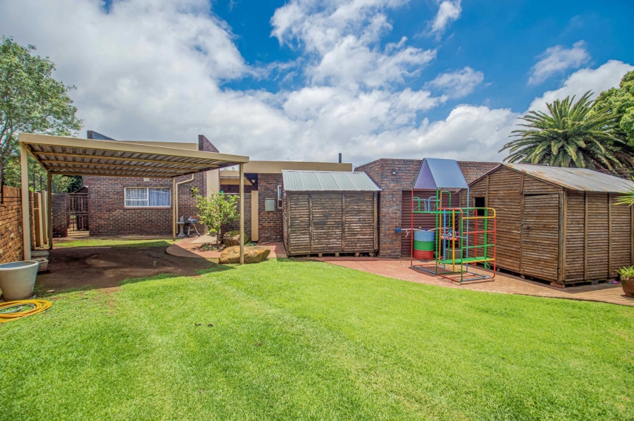 5 Bedroom Property for Sale in Randhart Gauteng