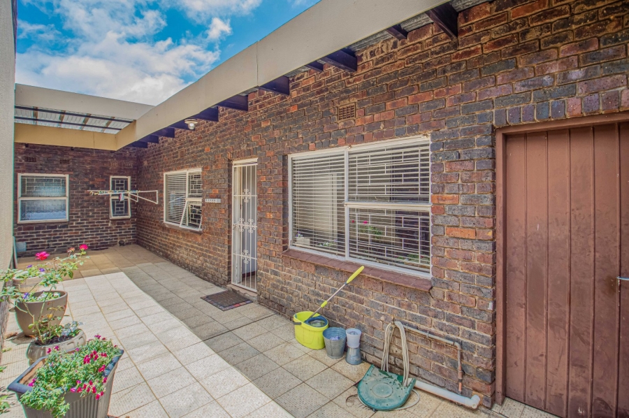 5 Bedroom Property for Sale in Randhart Gauteng