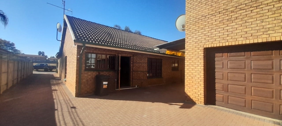 To Let 3 Bedroom Property for Rent in Moreleta Park Gauteng