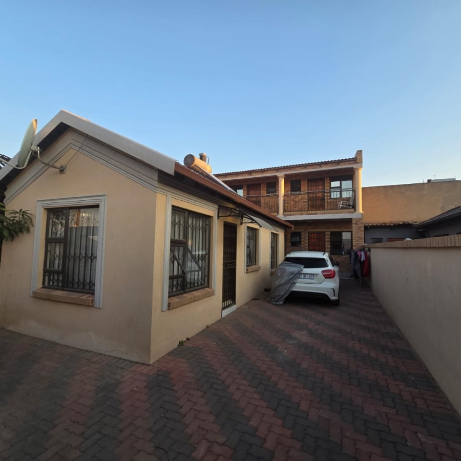  Bedroom Property for Sale in Ebony Park Gauteng